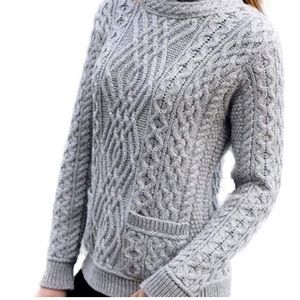 Gorgeous Inis Crafts Wool Cable knit Sweater with pockets